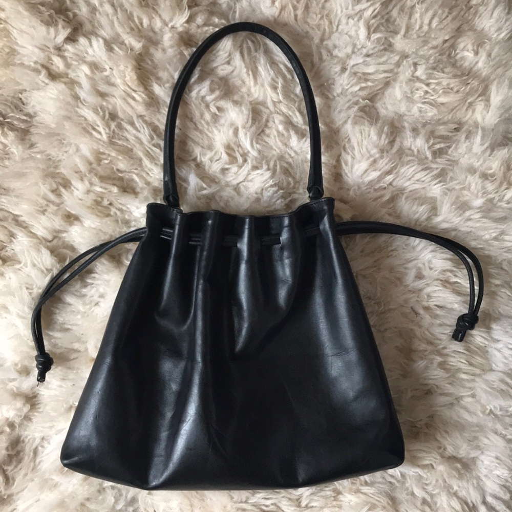 Clare V. Henri Grande color Black Leather